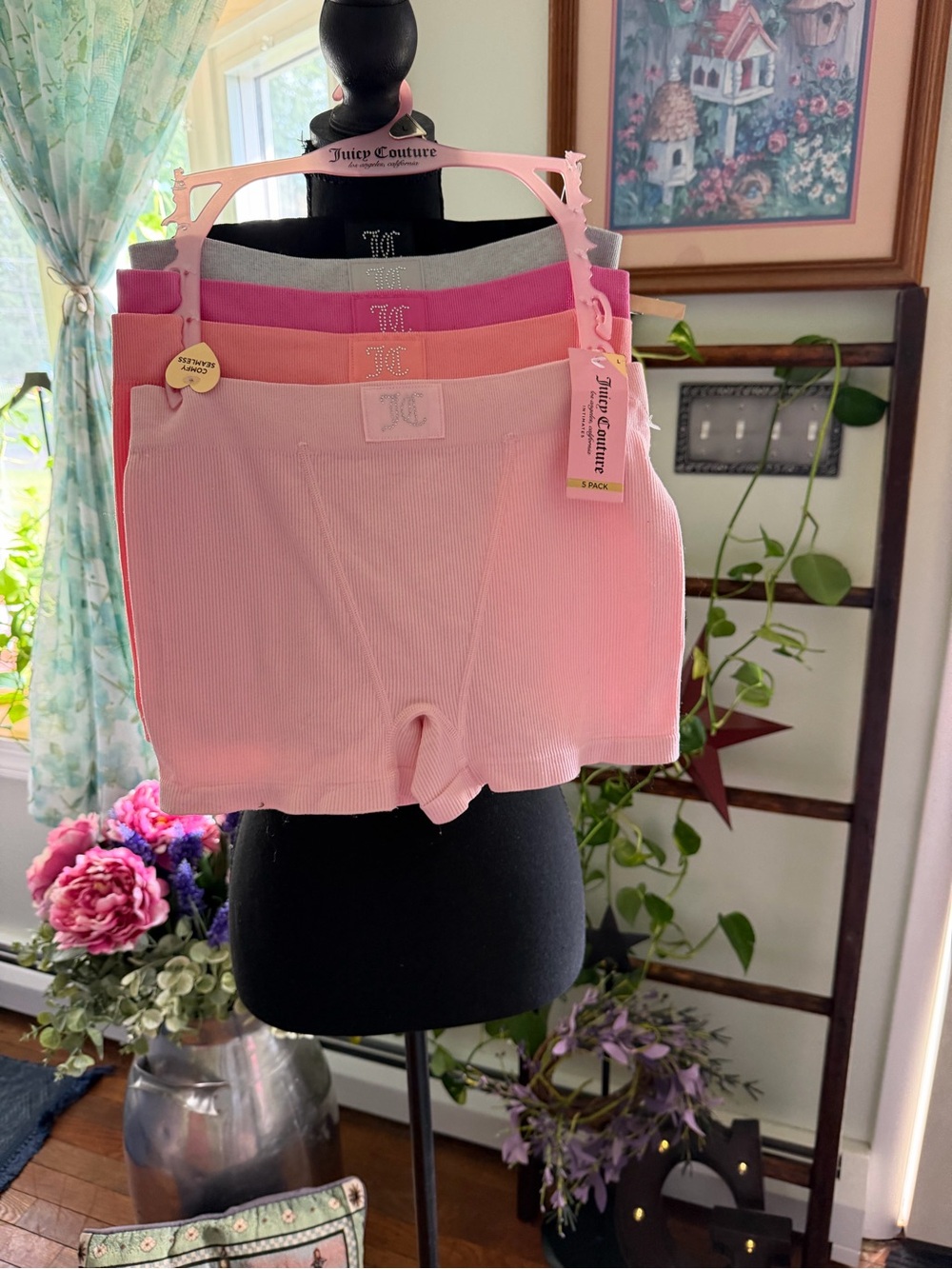 Juicy Couture Woman’s 5 Piece Set Ribbed Short